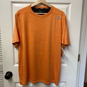 Reebok Athletic Shirt Men’s Medium